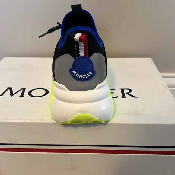 Moncler shoes - Picture 2 of 4